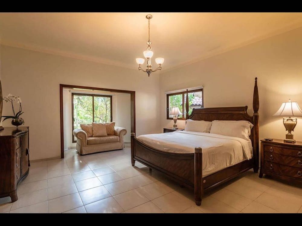 Srvittinivillas Brres/16 Spacius Villa / Large Family/ Group/ Couples/holiday