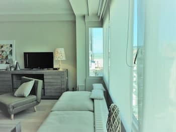 Sea View, Luxurious T3 Gar, The Noordzee at Your Doorstep, 2-6baby in Ostend Center