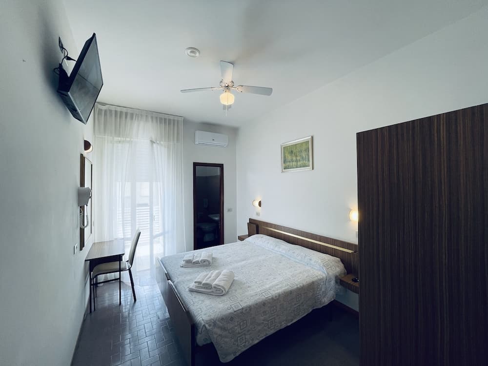 Hotel Sara - 2 Guests Room - n 12