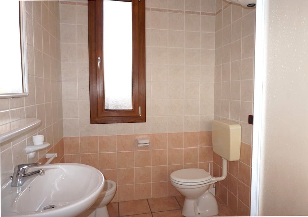 Modern Residence With Pool Quiet Location - Apartment With Private Garden