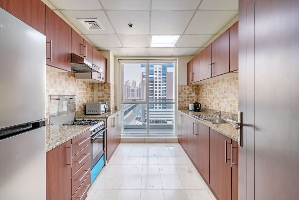 Stunning Business Bay Apartment With Balcony