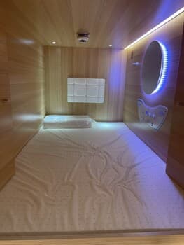 Airone Capsule Hotel