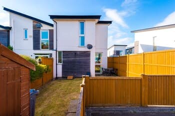 3 Bed House Manchester by MCR Dens