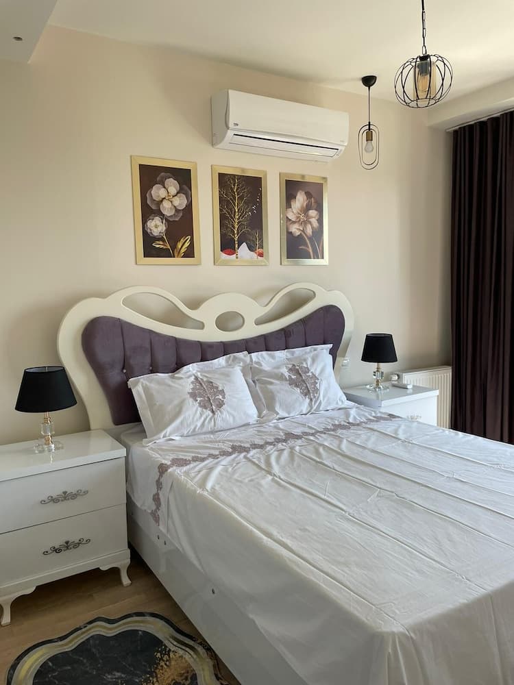 1 Bedroom Apartment High Floor City View