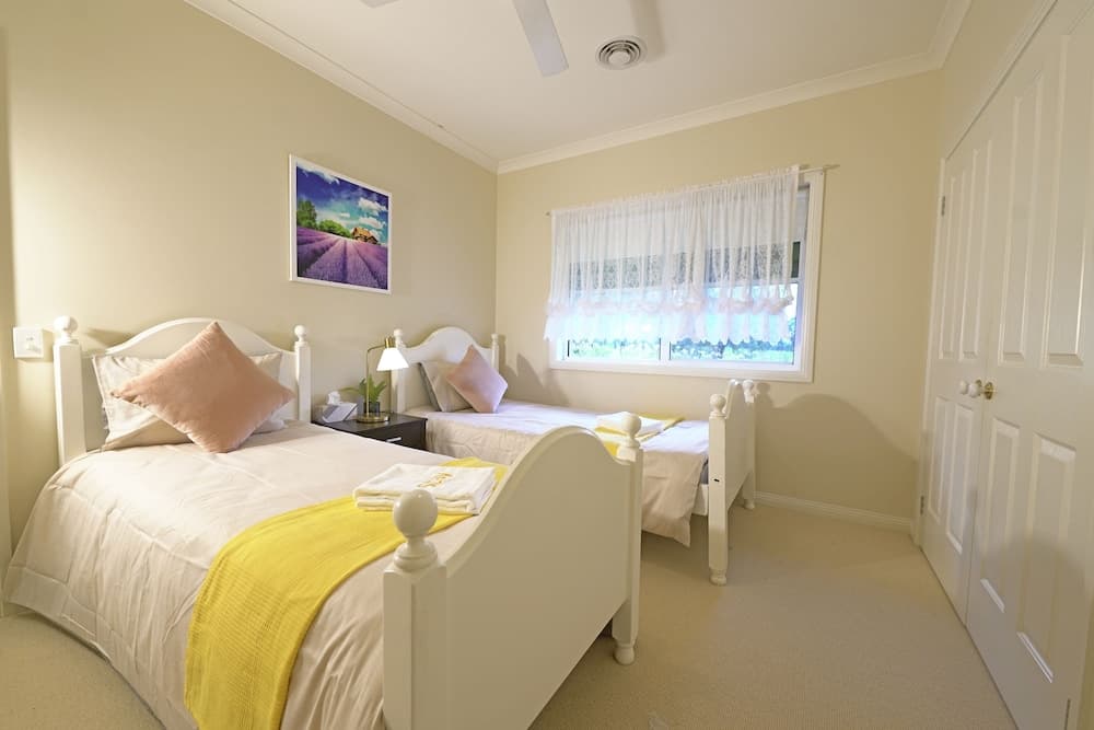 Heathcote Holiday FarmStay 5BRM Villa