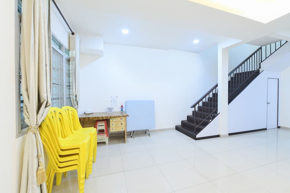 Super OYO 90579 U Inn