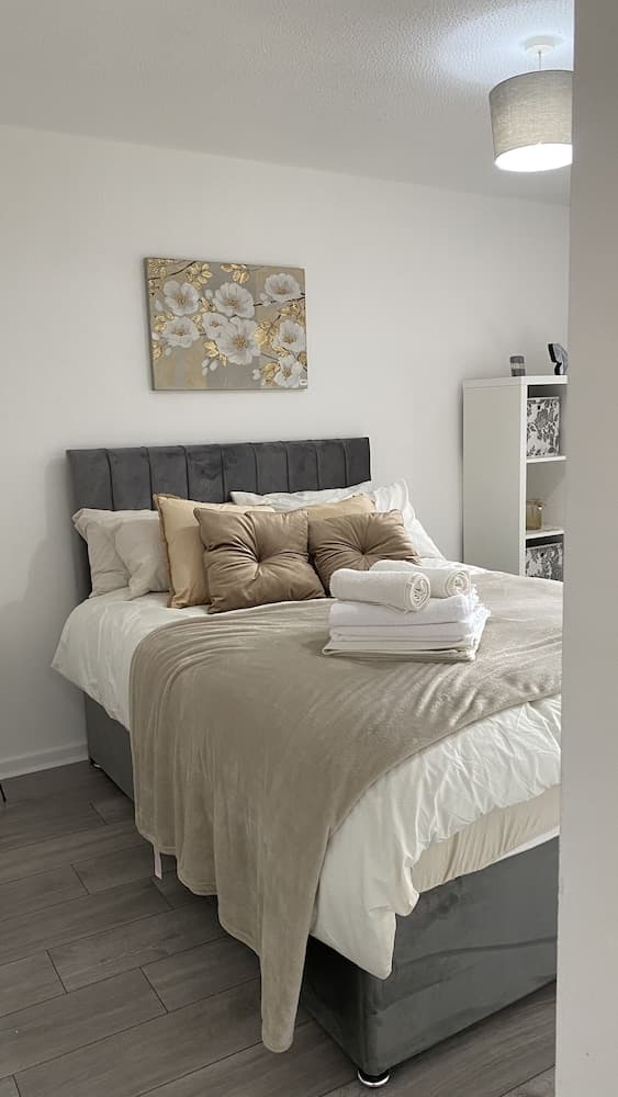 Bv Luxury Spacious 3 Bedroom House At Isaac Close