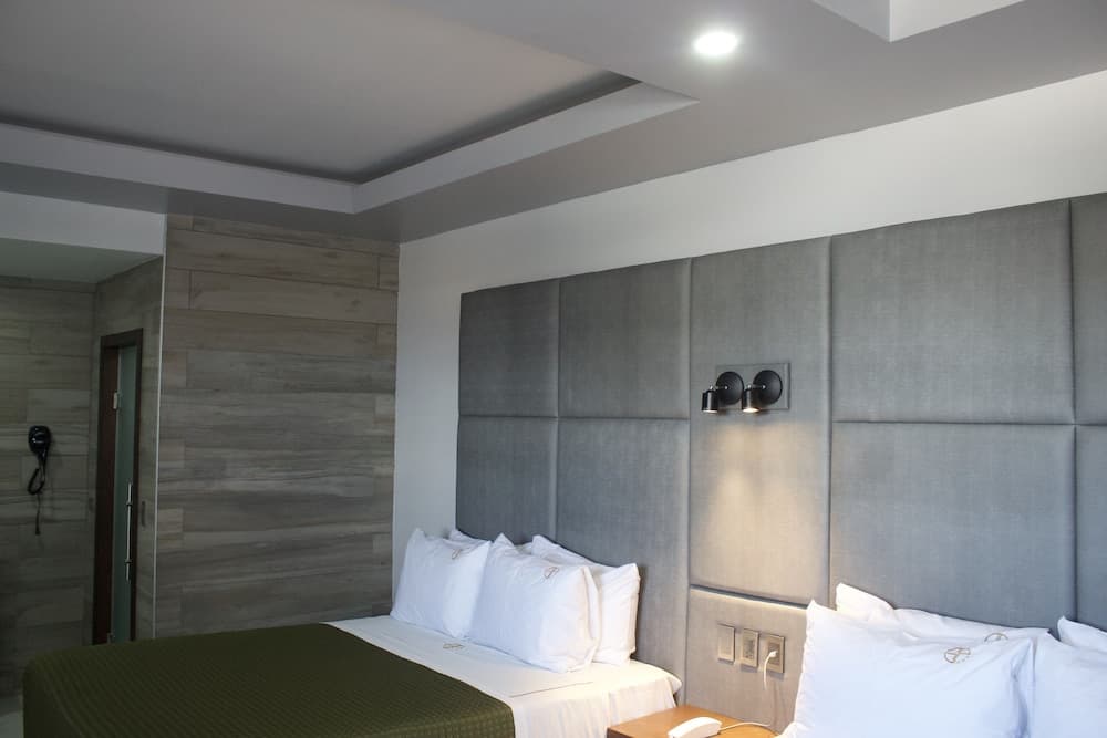 Hotel Grand One Plaza