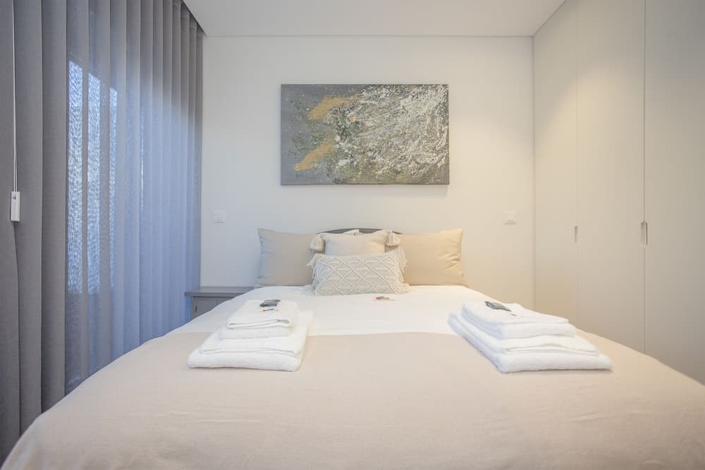 Liiiving in Porto - Dragão Pool View II