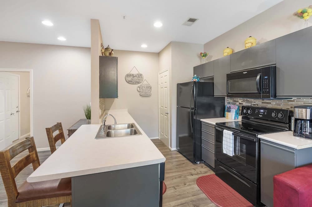 Holiday Ridge Escape - Holiday Hills Branson - Golf Resort - Outdoor Pools