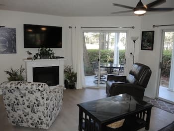 1401 2 Bedroom Villa by Redawning