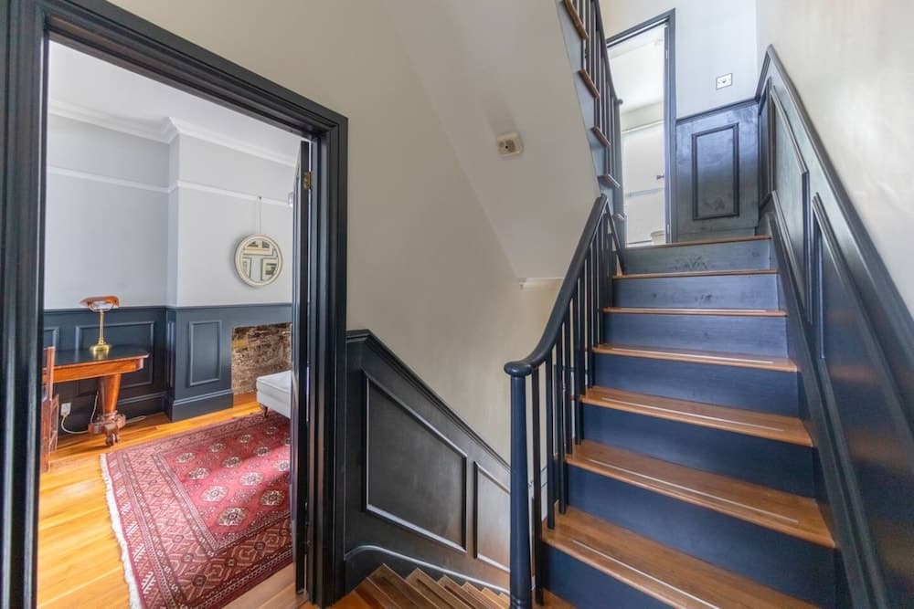 Stylish 2 Bedroom Home in Islington With Garden