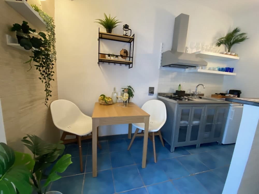 Fetta di Limone Apartment with AC and Patio