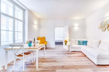 Deluxe Apartment With Parking in the Historic City Centre of Krems