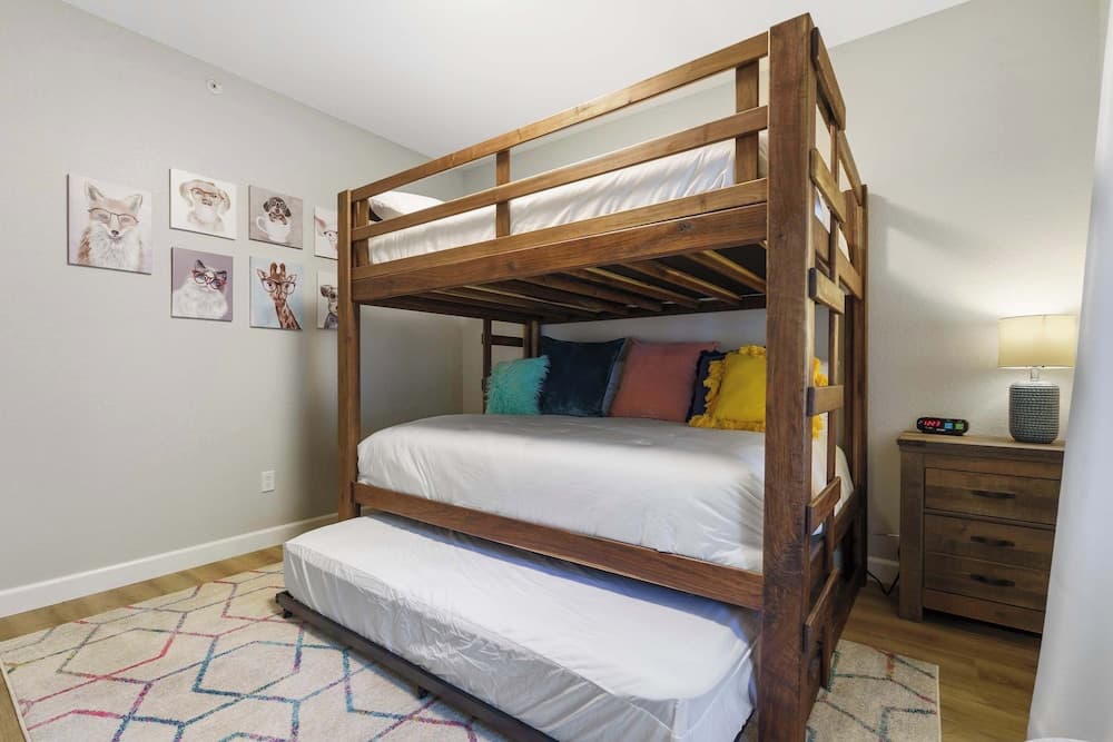 The Branson Experience - Balcony w/ Golf Views