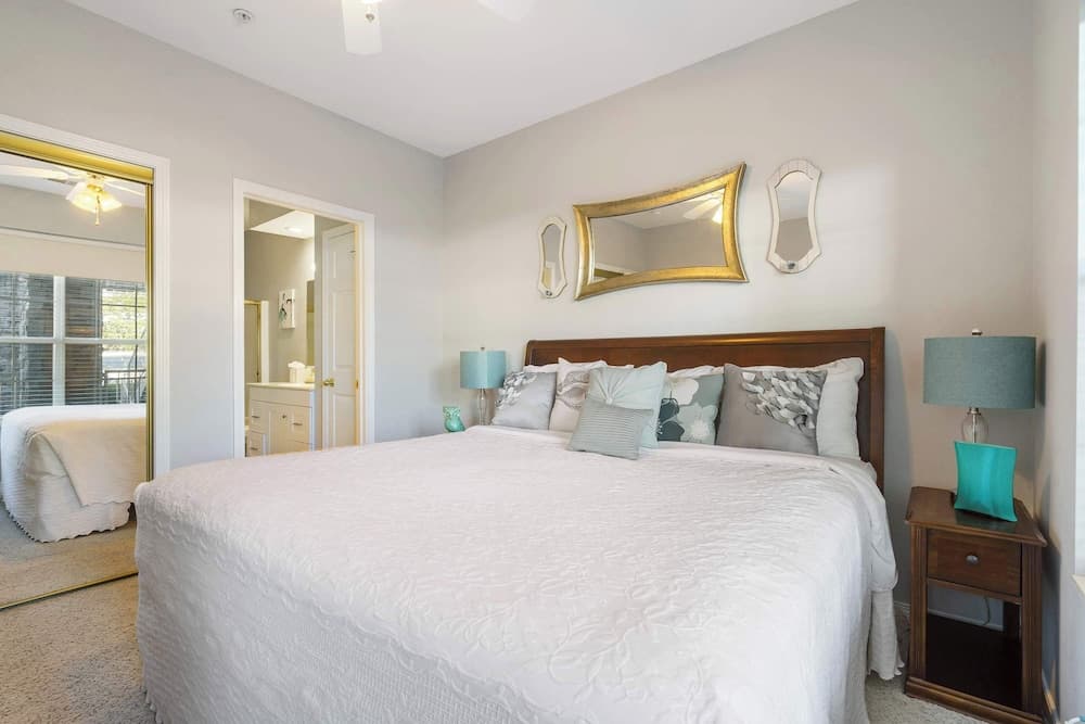 Legacy Walk-in - Golf Views Great Location