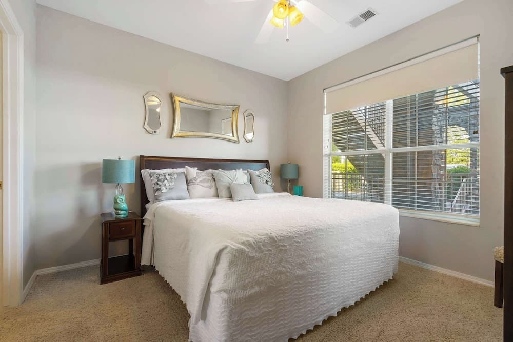 Legacy Walk-in - Golf Views Great Location