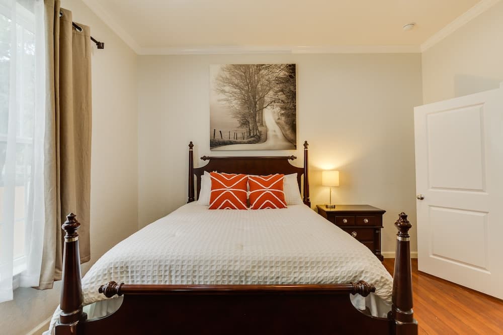 Woodlawn Main-House Downtown SA