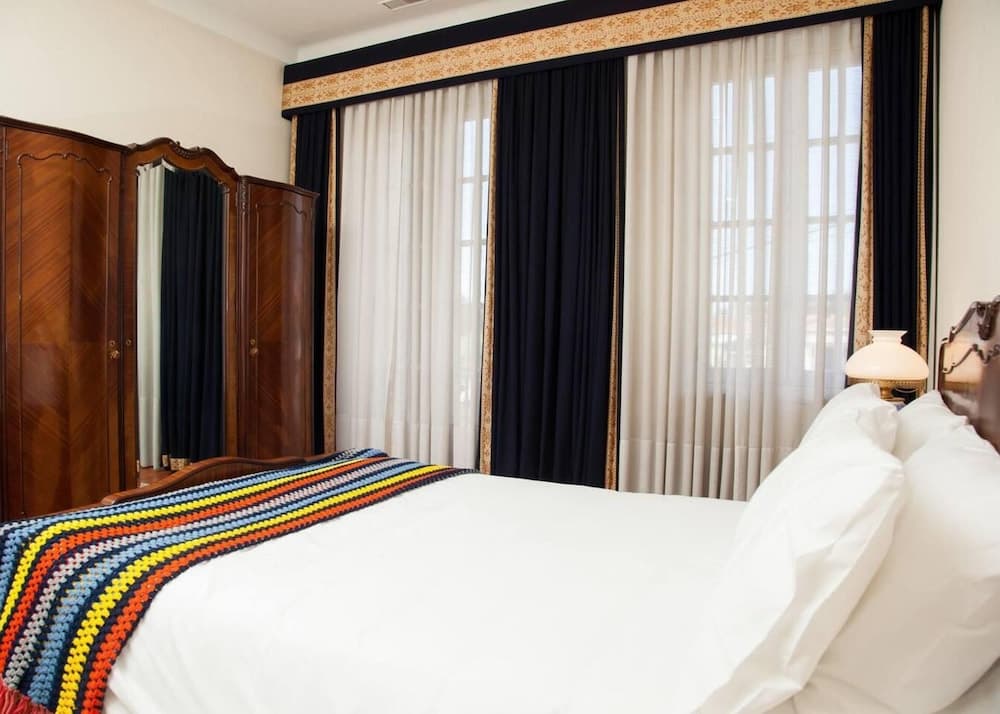 Captivating 6-bed House in Grijó