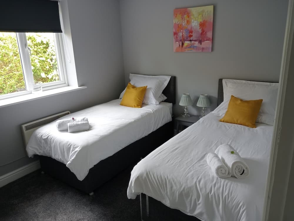 Beautiful and Secluded ,detached Garden Apartment