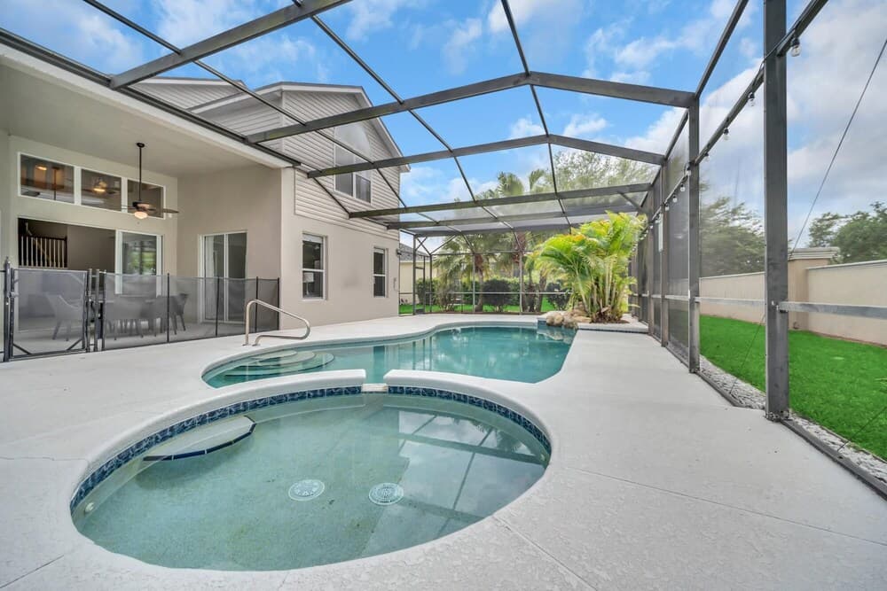 Spacious 6 Bedroom 3 5 Bath Villa Near Disney