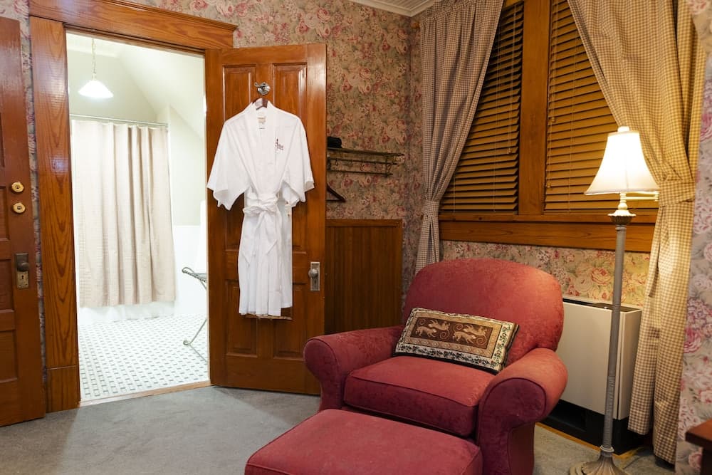 Captain Henderson House