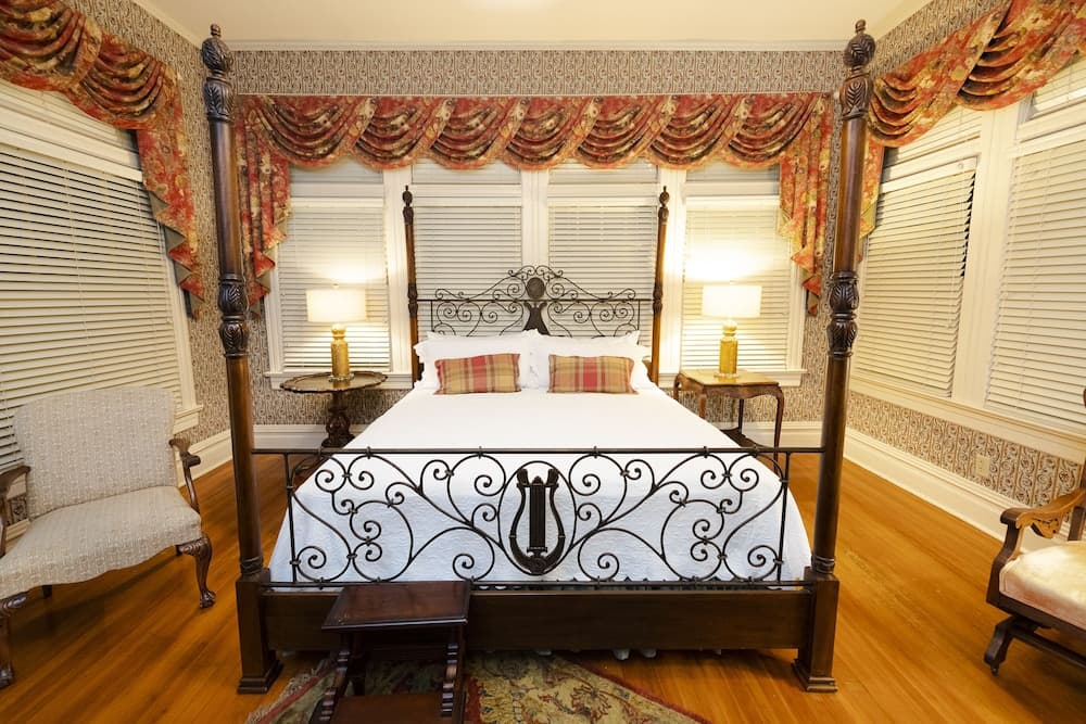 Captain Henderson House