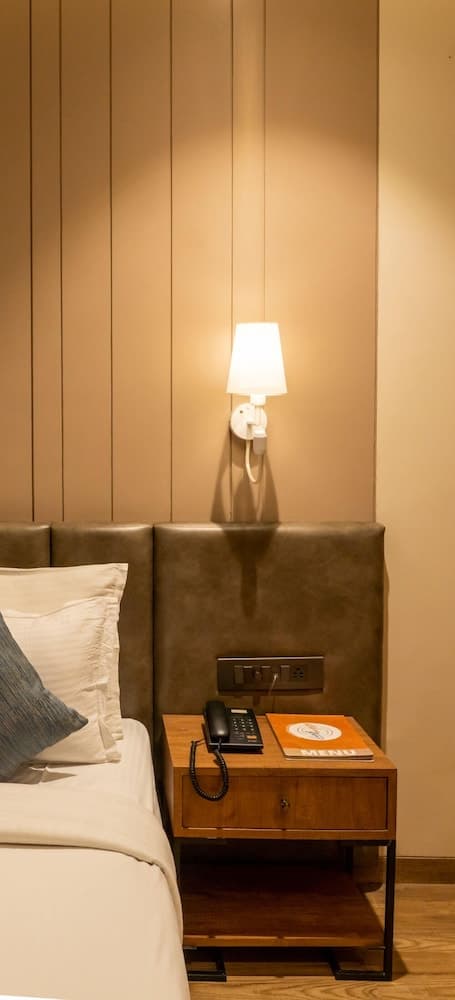 Pinnacle Grand Hotel & Banquets