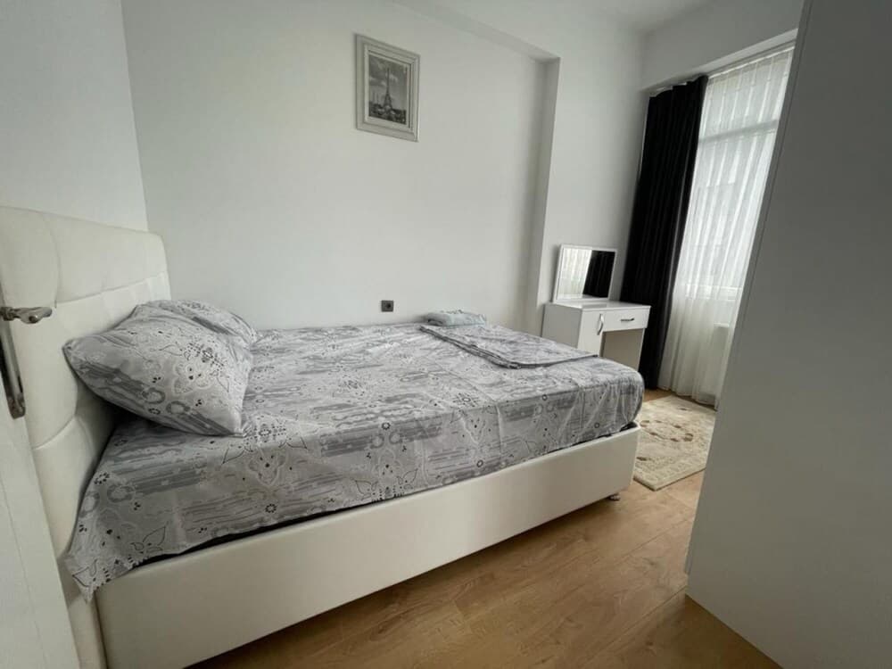 Business-friendly Flat With Central Location in Fikirtepe