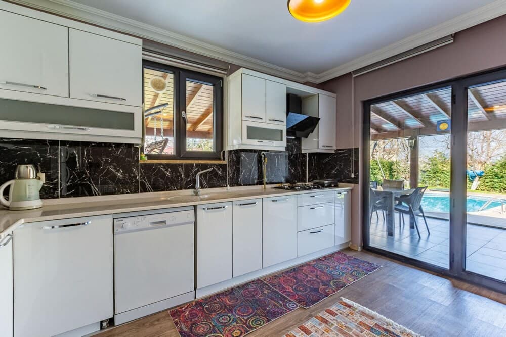 Duplex Villa With Pool and Garden in Sapanca