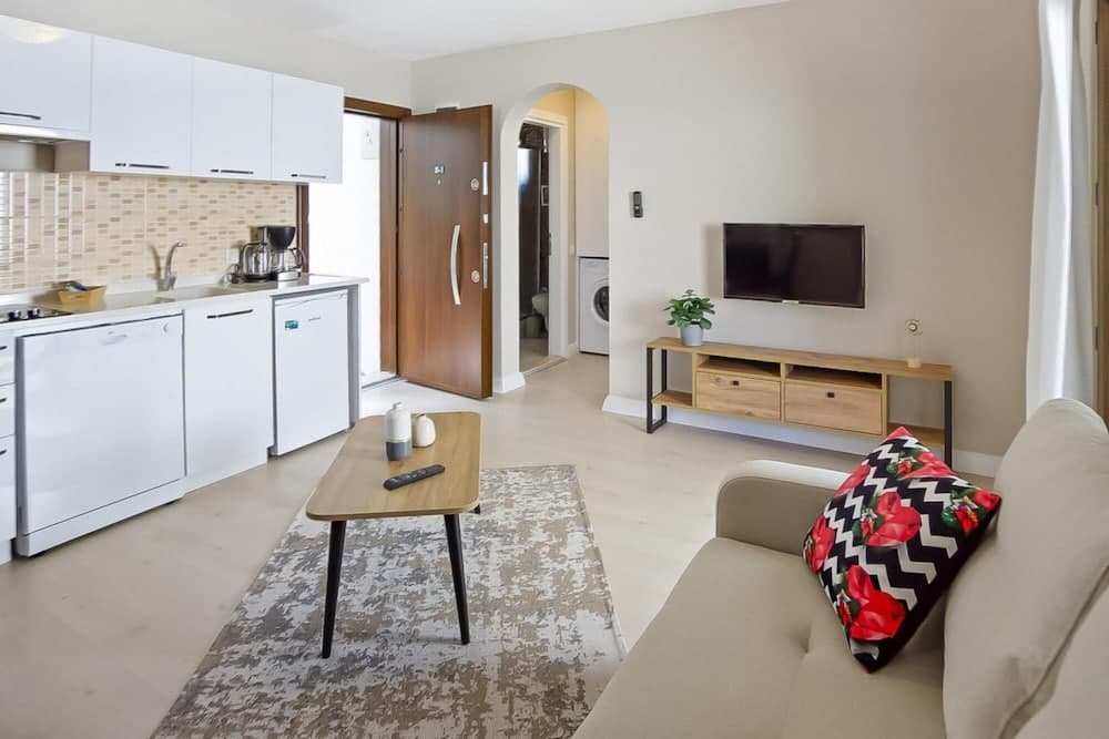 Central Flat With Shared Pool Near Beach in Bodrum