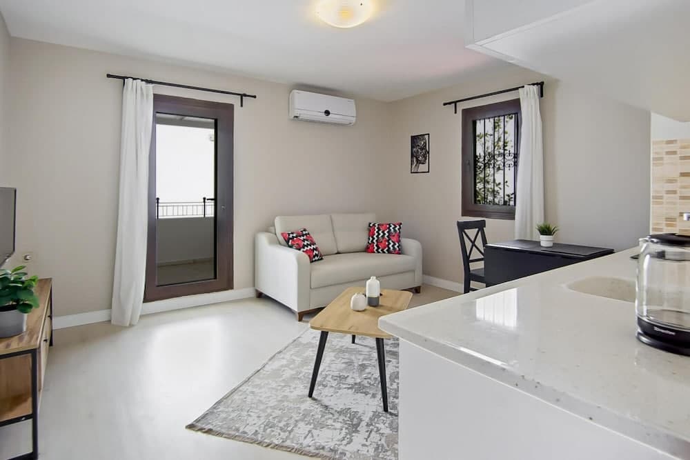 Central Flat With Shared Pool Near Beach in Bodrum