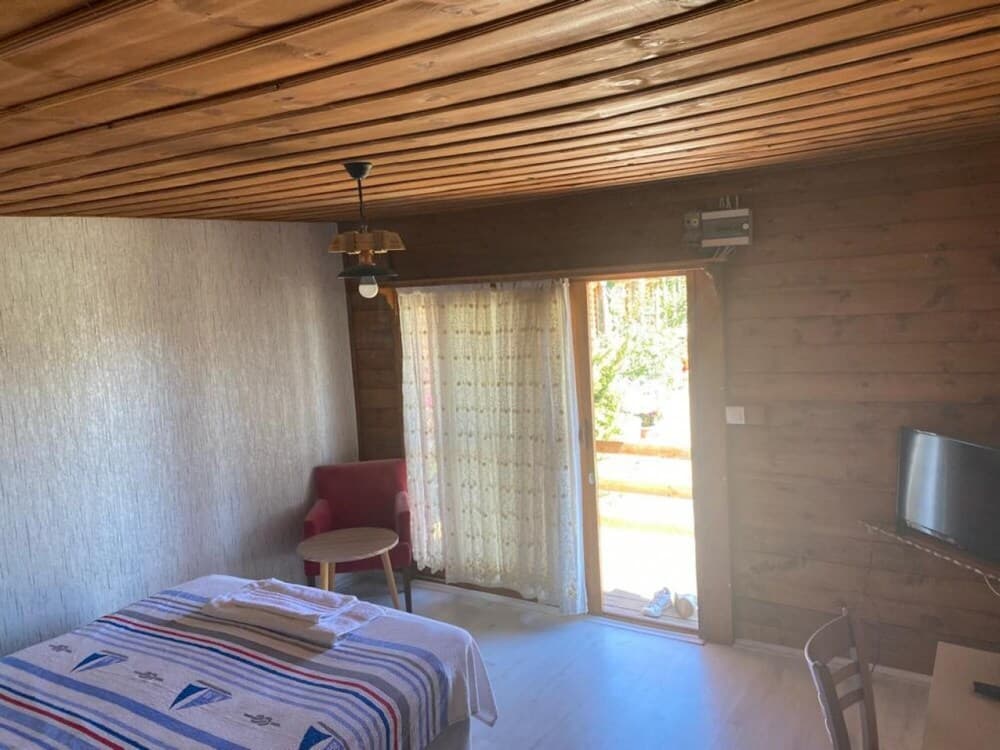 Cozy Tiny House With Shared Pool in Bodrum