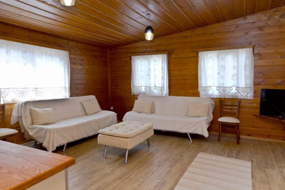 Tiny House With Shared Pool and Balcony in Bodrum