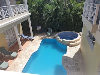 Villa For Parties And Meetings