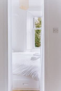 Cosy 1 Bedroom Apartment Right Beside Holyrood Park