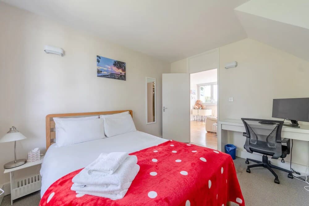 Cosy 3 Bedroom Flat in North London