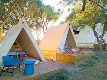 Natura Fun House & Camping