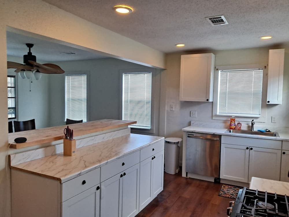 3-2 Gentilly Gem Close to Everything