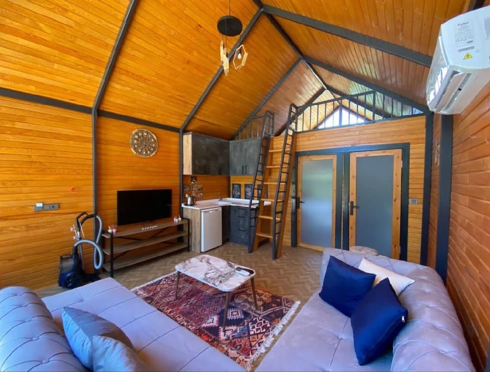 Fabulous Bungalow With Jacuzzi in Konyaalti