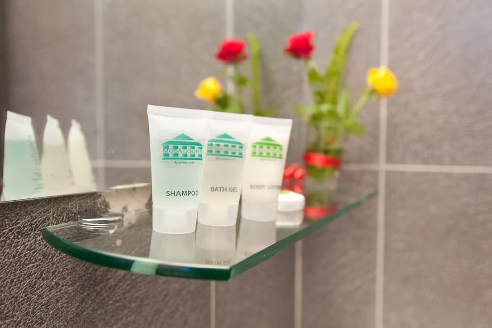 Mosa Court Apartments