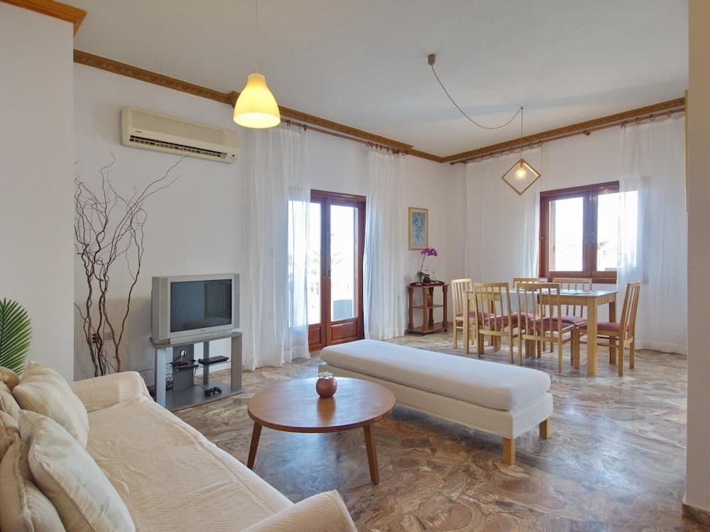 Rouladina Apt 1 in Stalos