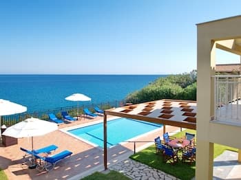 Villa Sakos Waterfront Villa in Skala