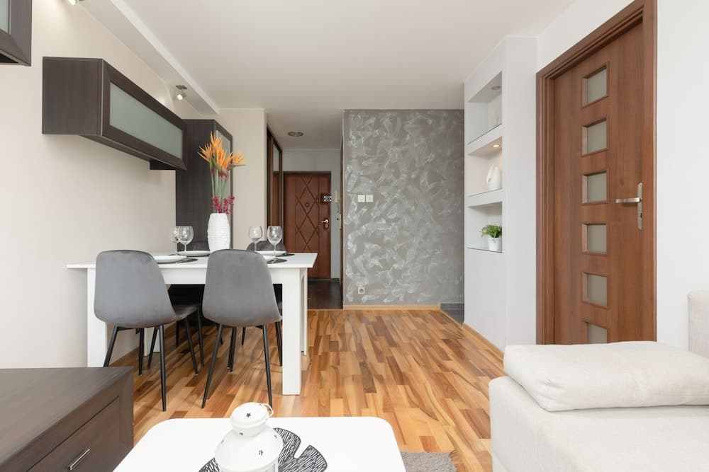 Apartment Jana Pawła II by Renters