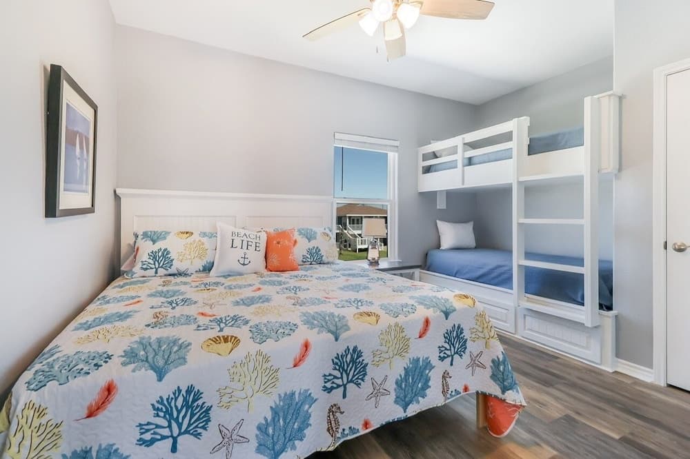 Tideâs Up 3 Bedroom Home by RedAwning