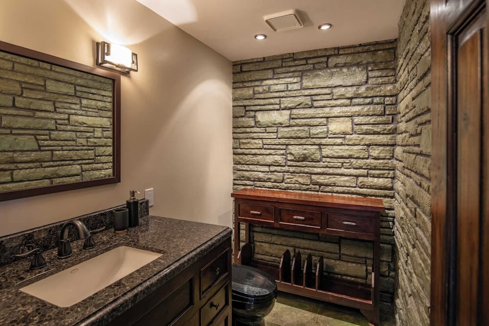 Endless Summer by Avantstay Serene Beachfront Escape w/ Sunset Views!