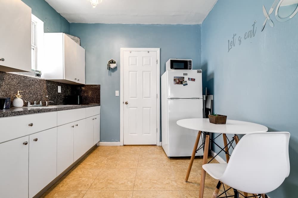 Studio Townhouse 2 blocks from Beach