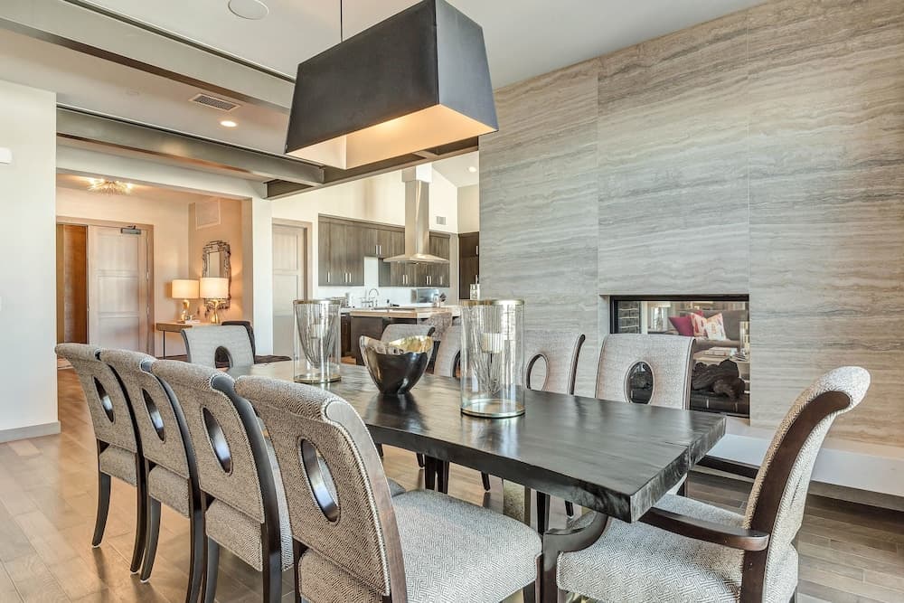 Four Bedroom Penthouse 4 Apartment Hotel by RedAwning