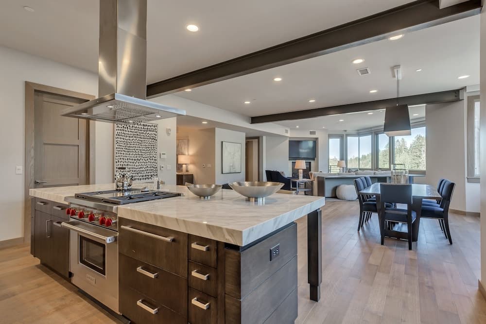 Premium Three Bedroom 3 Apartment Hotel by RedAwning