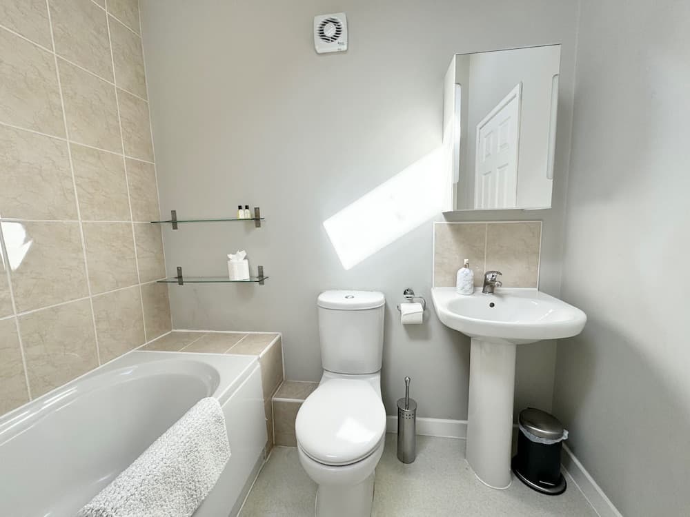 Warehouse Apartment-1 King Bed, Sleeps 2